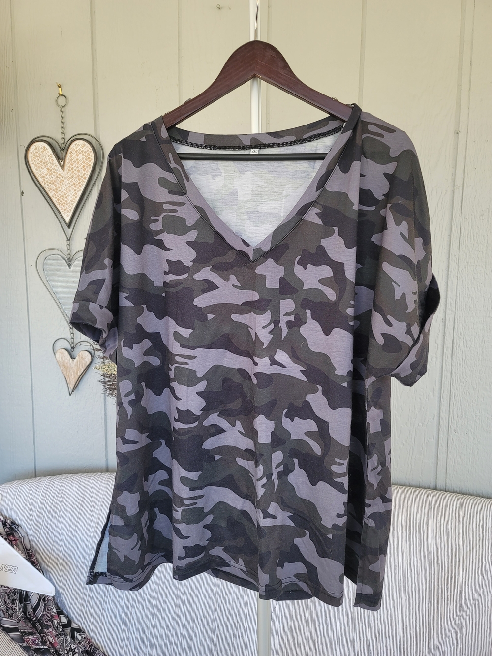 Women’s V-Neck Cuffed Short Sleeve Camo Top 2X - Gray